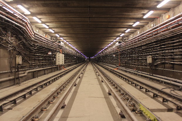 A metróvonal megújult alagútja az Árpád híd és Dózsa György út metróállomás között. Fotó: BKV