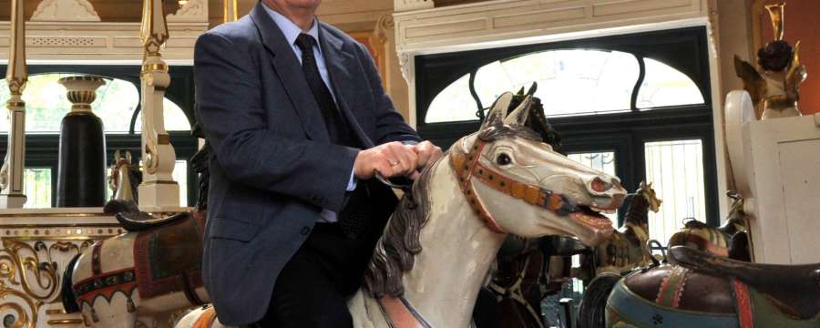 Állatvédők szerint le kellene szerelni a körhinták lovait